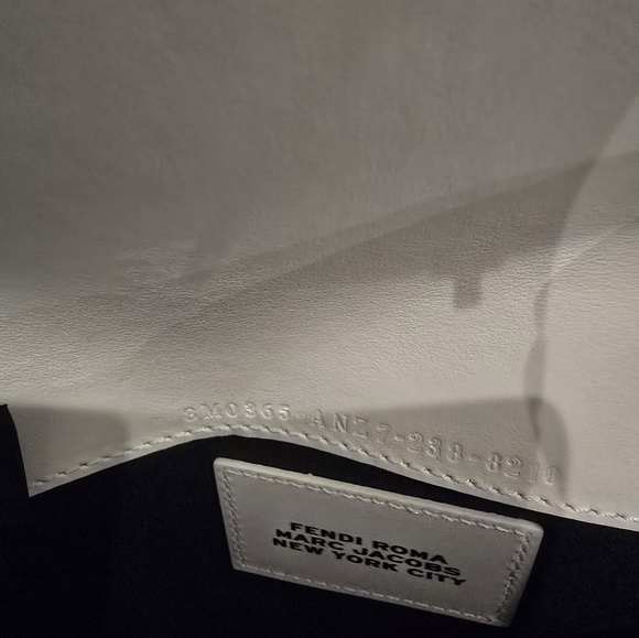 🔥RARE🔥Fendi x Marc Jacobs Collab WOC Bag - Picture 8 of 10
